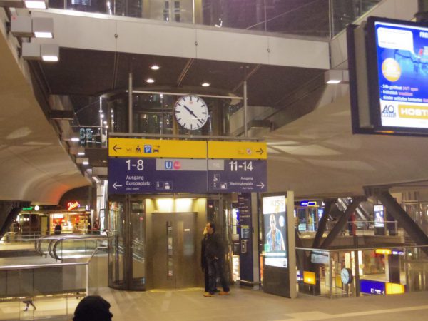 20130212_ベルリン中央駅着